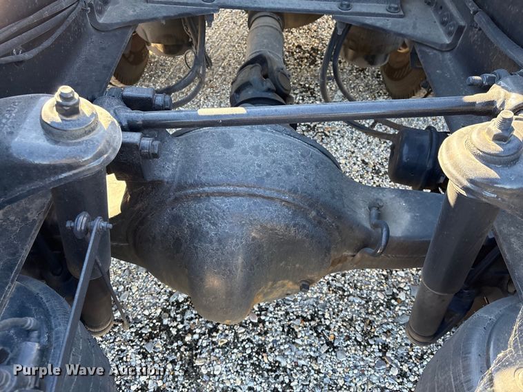 image for item YA1394 2017 Peterbilt 579  semi truck