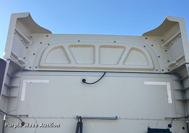 image for item YA1394 2017 Peterbilt 579  semi truck