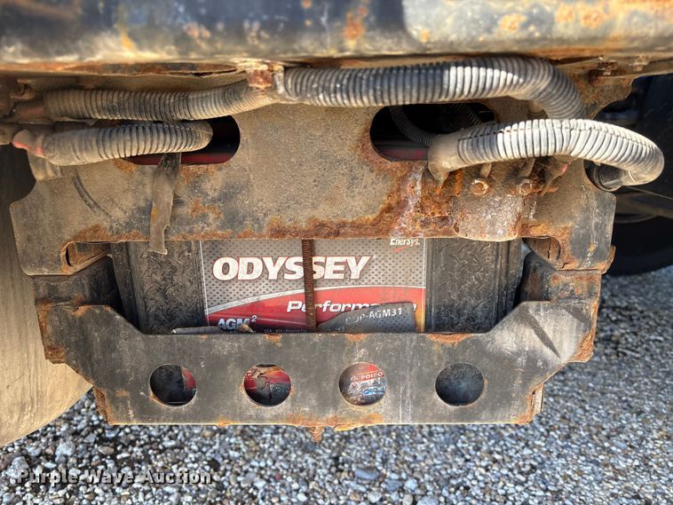 image for item YA1394 2017 Peterbilt 579  semi truck