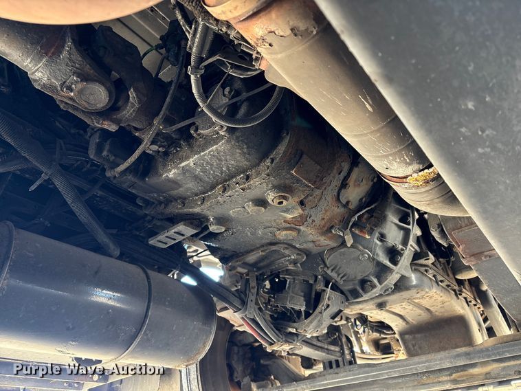 image for item YA1394 2017 Peterbilt 579  semi truck