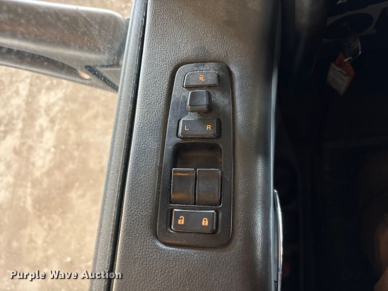 image for item YA1394 2017 Peterbilt 579  semi truck