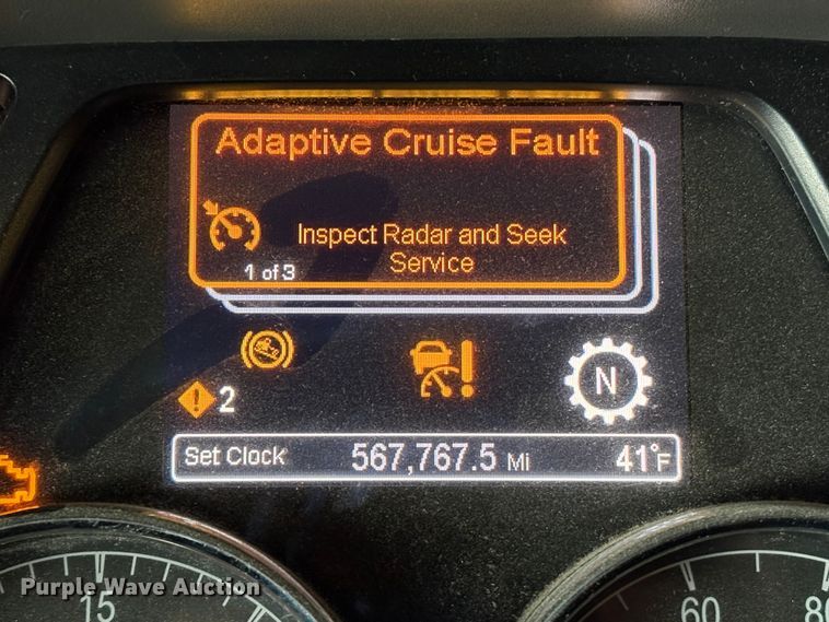 image for item YA1394 2017 Peterbilt 579  semi truck