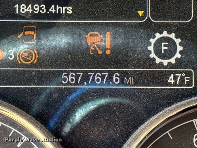 image for item YA1394 2017 Peterbilt 579  semi truck