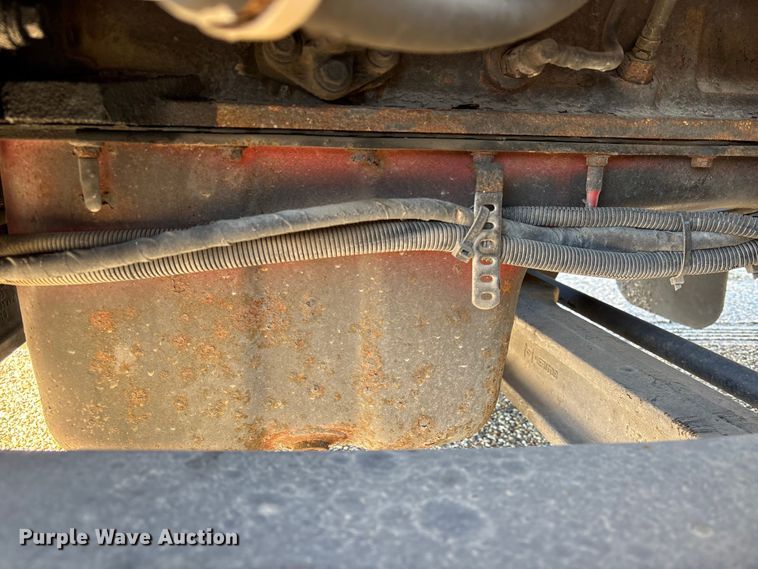 image for item YA1394 2017 Peterbilt 579  semi truck