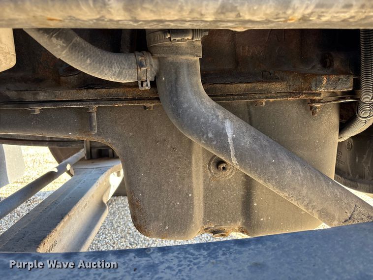 image for item YA1394 2017 Peterbilt 579  semi truck