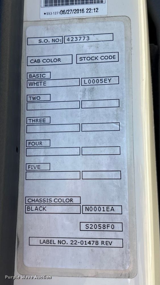 image for item YA1394 2017 Peterbilt 579  semi truck