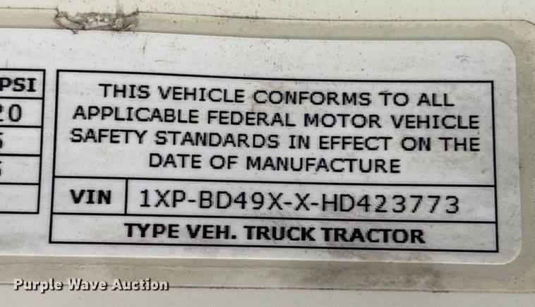 image for item YA1394 2017 Peterbilt 579  semi truck