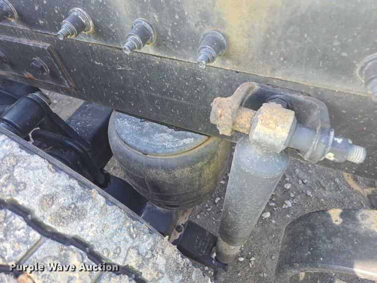 image for item YA1440 2019 Peterbilt 579 semi truck