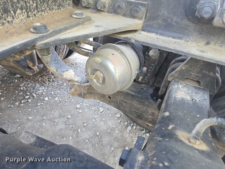 image for item YA1440 2019 Peterbilt 579 semi truck