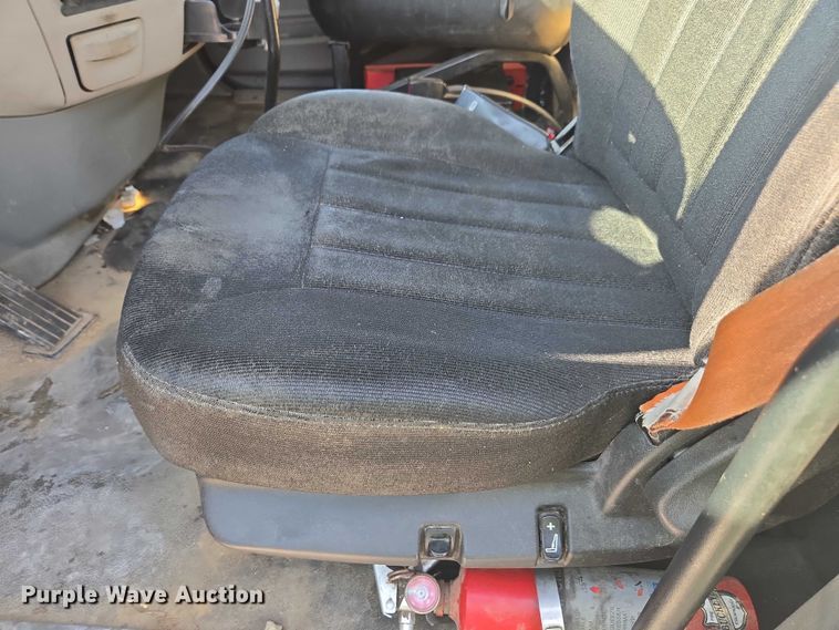 image for item YA1440 2019 Peterbilt 579 semi truck