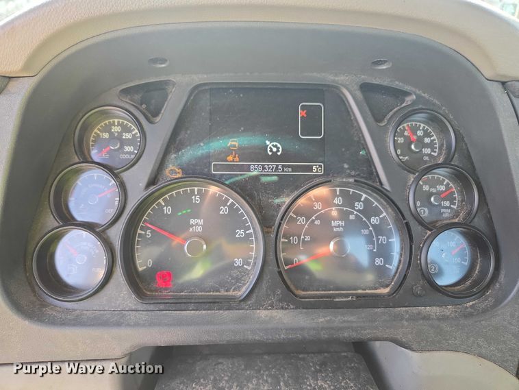 image for item YA1440 2019 Peterbilt 579 semi truck