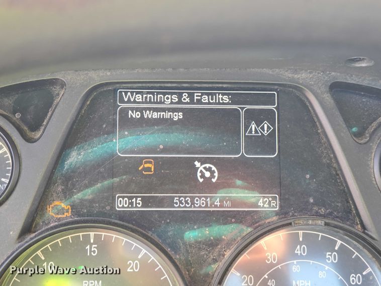 image for item YA1440 2019 Peterbilt 579 semi truck