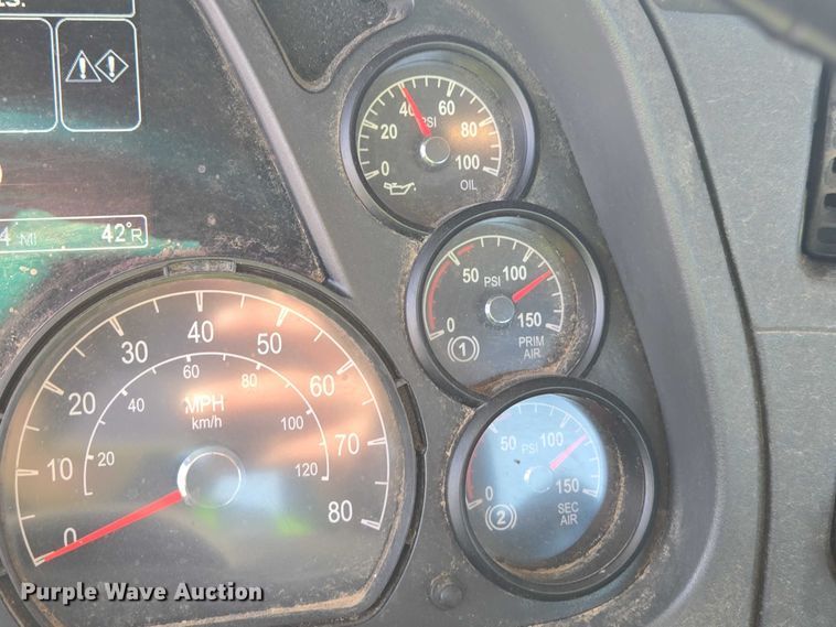 image for item YA1440 2019 Peterbilt 579 semi truck