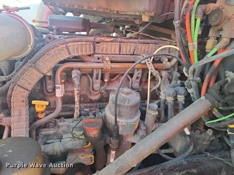 image for item YA1440 2019 Peterbilt 579 semi truck