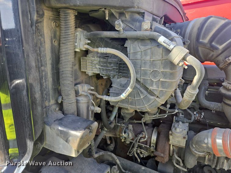 image for item YA1440 2019 Peterbilt 579 semi truck