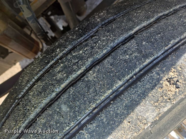 image for item YA1440 2019 Peterbilt 579 semi truck