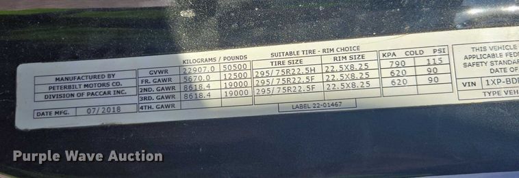 image for item YA1440 2019 Peterbilt 579 semi truck