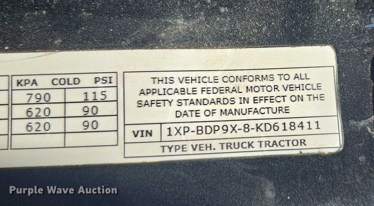 image for item YA1440 2019 Peterbilt 579 semi truck