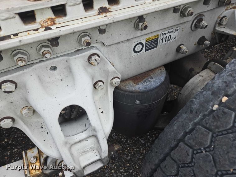 image for item YA1456 2018 Kenworth T680 semi truck