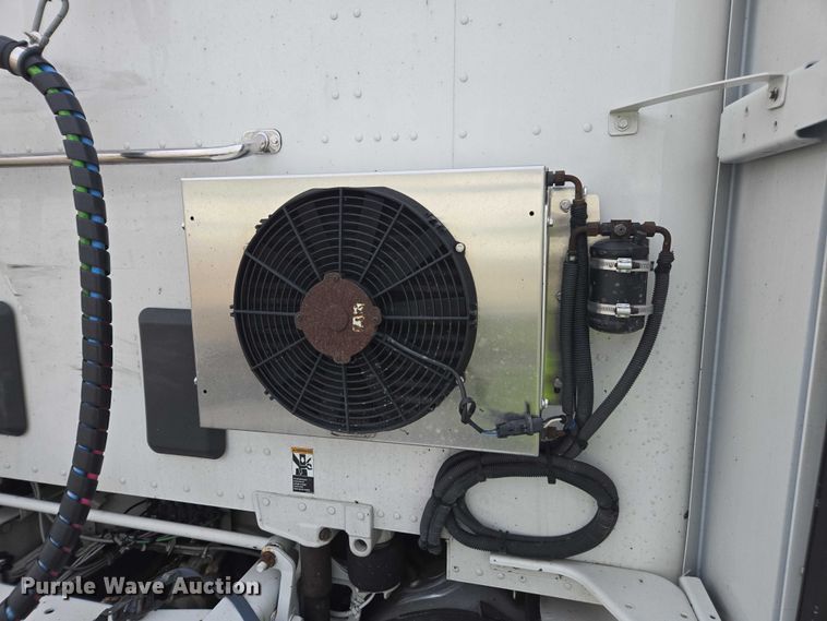 image for item YA1456 2018 Kenworth T680 semi truck