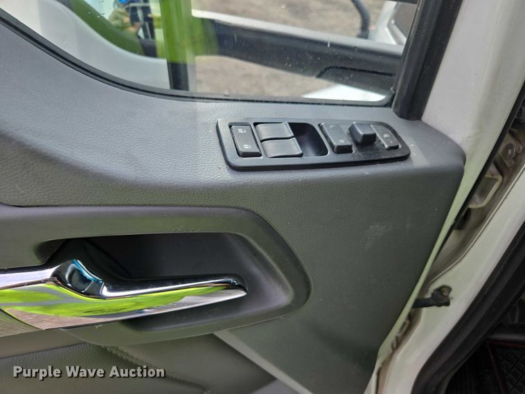 image for item YA1456 2018 Kenworth T680 semi truck