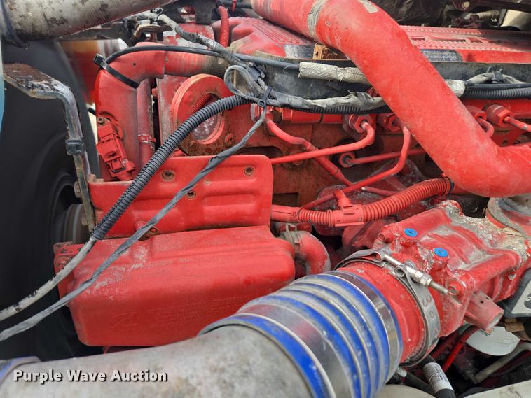 image for item YA1456 2018 Kenworth T680 semi truck