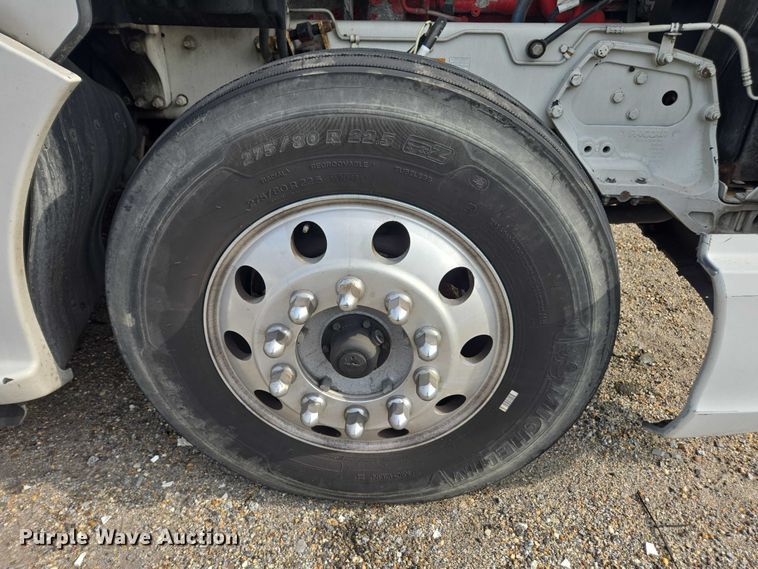 image for item YA1456 2018 Kenworth T680 semi truck