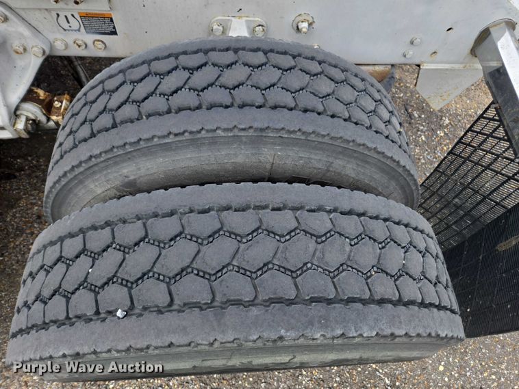 image for item YA1456 2018 Kenworth T680 semi truck