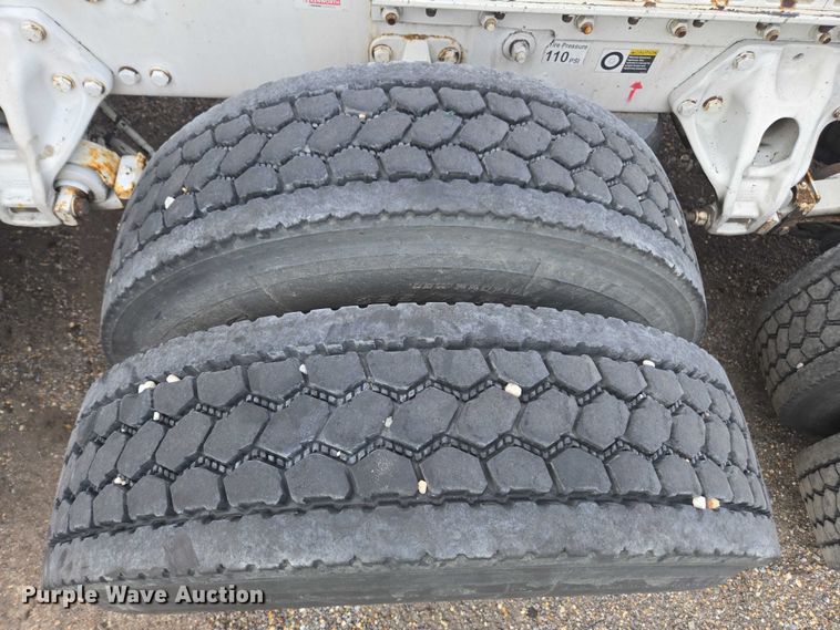 image for item YA1456 2018 Kenworth T680 semi truck