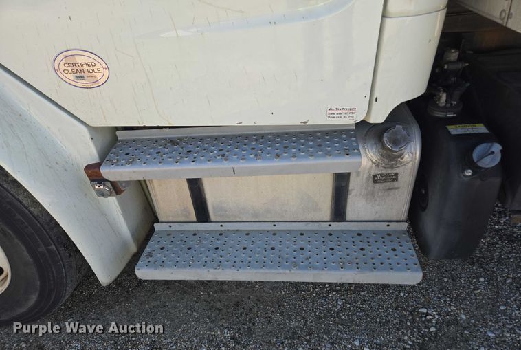 image for item YA1472 2019 Freightliner Business Class M2  box truck