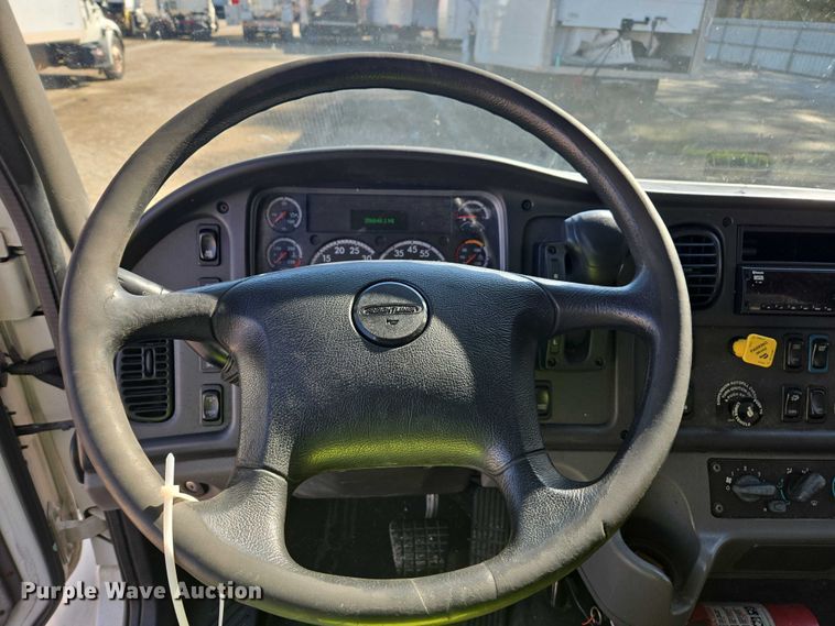 image for item YA1472 2019 Freightliner Business Class M2  box truck