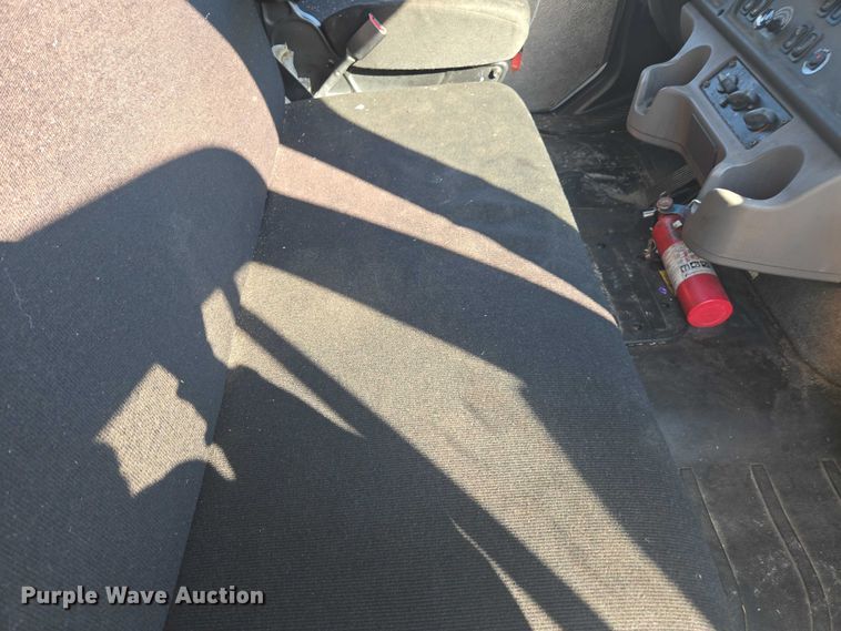 image for item YA1472 2019 Freightliner Business Class M2  box truck