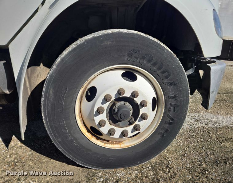 image for item YA1472 2019 Freightliner Business Class M2  box truck