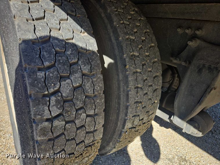 image for item YA1472 2019 Freightliner Business Class M2  box truck