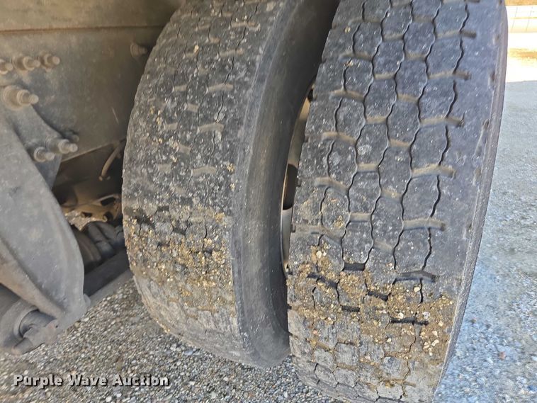 image for item YA1472 2019 Freightliner Business Class M2  box truck