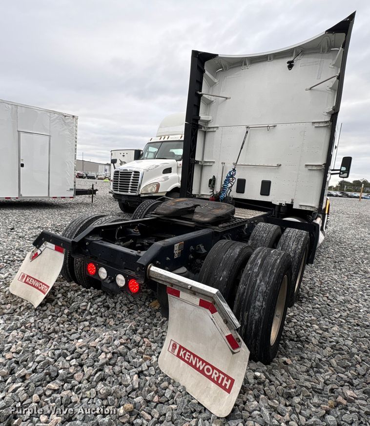 image for item YA1509 2023 Kenworth T680 semi truck