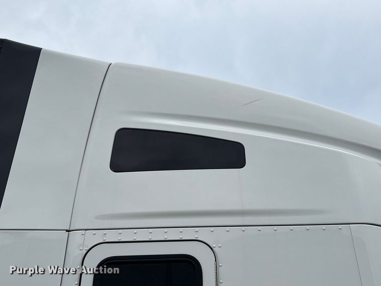 image for item YA1509 2023 Kenworth T680 semi truck