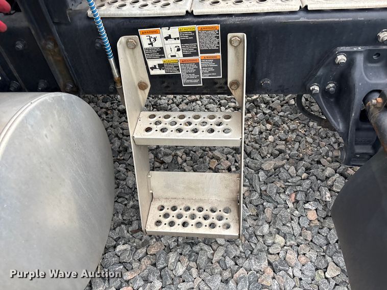 image for item YA1509 2023 Kenworth T680 semi truck