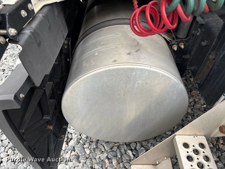 image for item YA1509 2023 Kenworth T680 semi truck