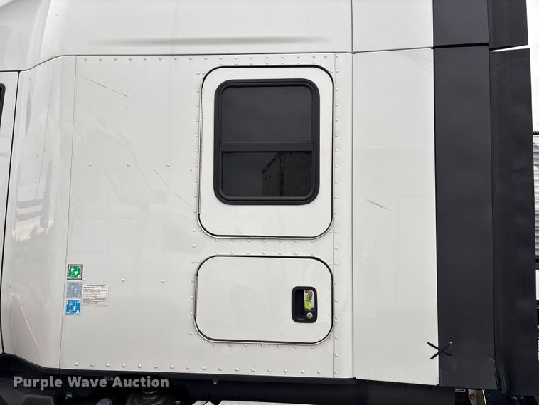 image for item YA1509 2023 Kenworth T680 semi truck