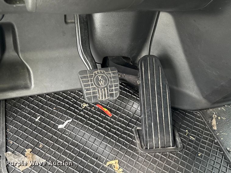 image for item YA1509 2023 Kenworth T680 semi truck