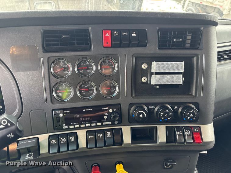 image for item YA1509 2023 Kenworth T680 semi truck