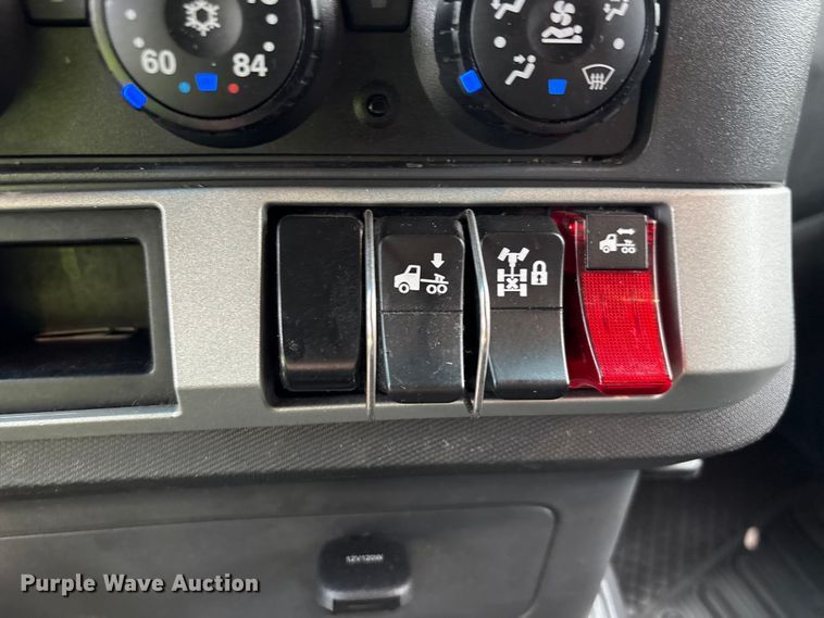 image for item YA1509 2023 Kenworth T680 semi truck