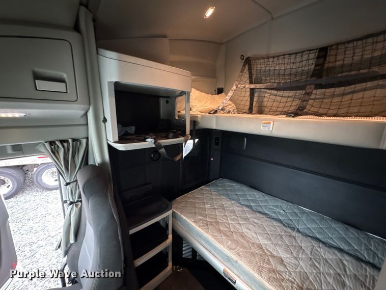 image for item YA1509 2023 Kenworth T680 semi truck