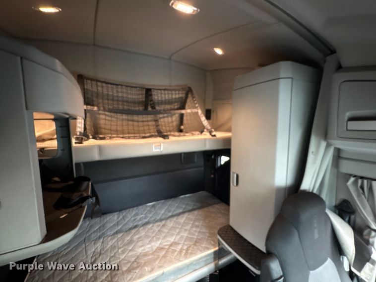 image for item YA1509 2023 Kenworth T680 semi truck