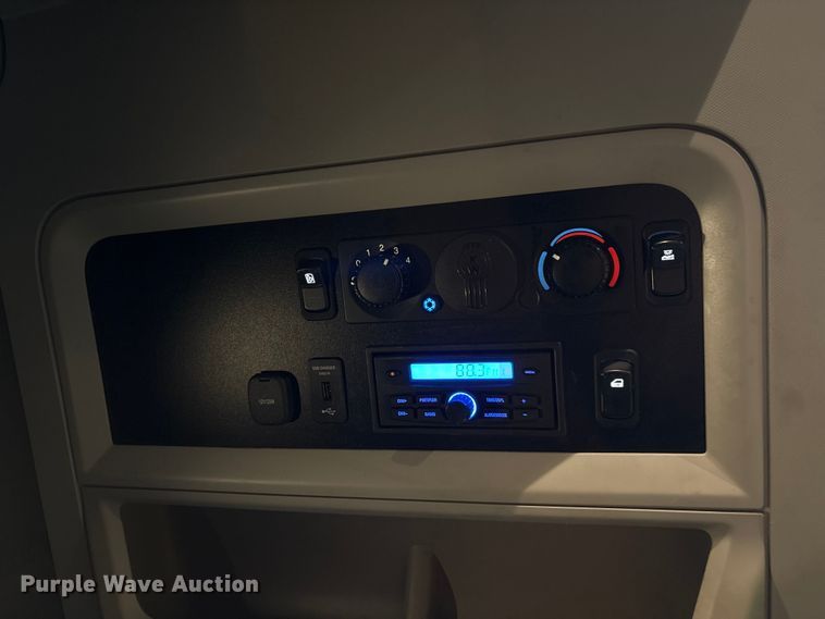 image for item YA1509 2023 Kenworth T680 semi truck