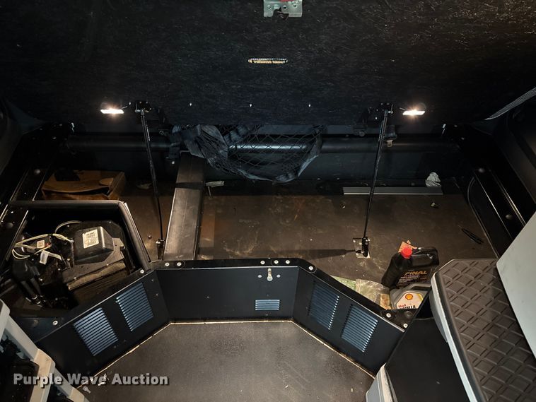 image for item YA1509 2023 Kenworth T680 semi truck