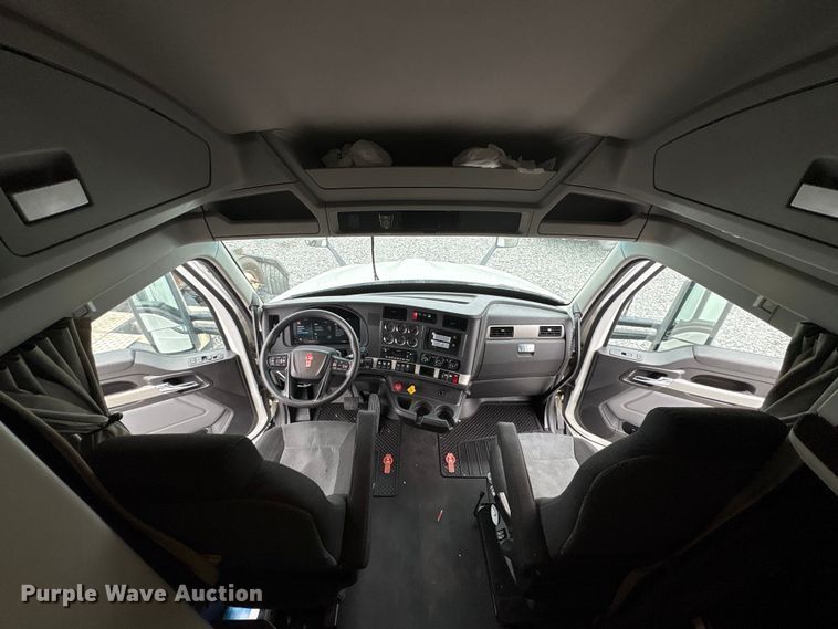 image for item YA1509 2023 Kenworth T680 semi truck