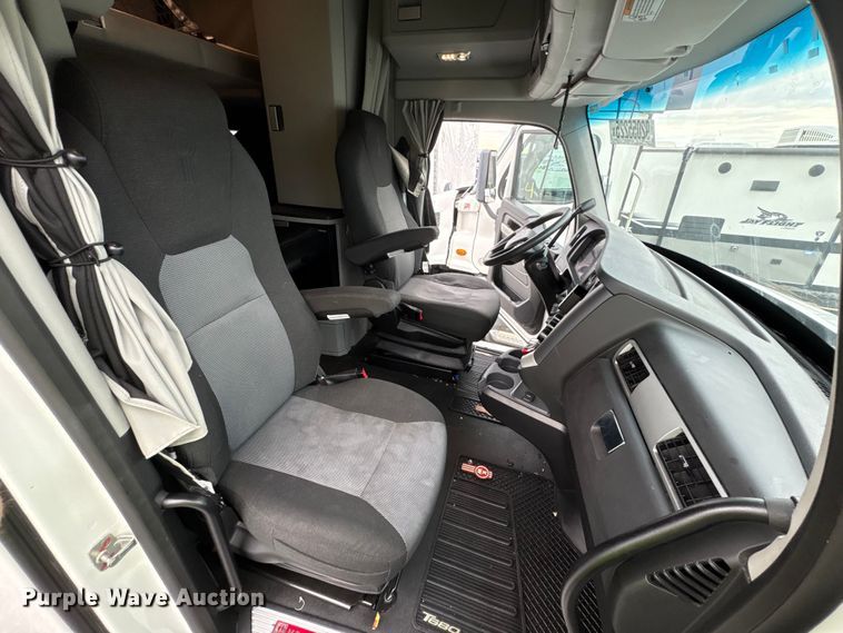 image for item YA1509 2023 Kenworth T680 semi truck