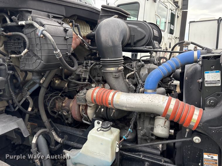 image for item YA1509 2023 Kenworth T680 semi truck